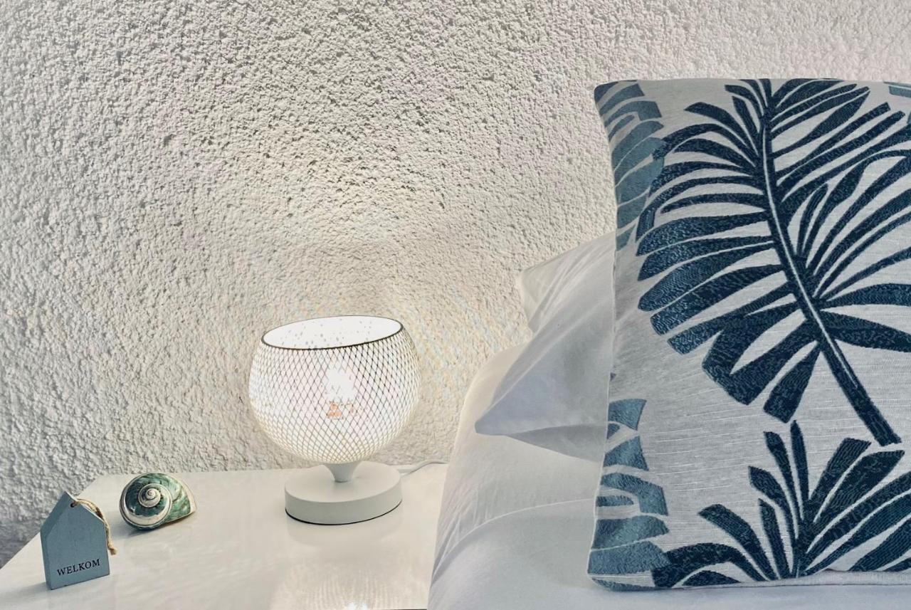 Historic Building The Palm Backyard Studio-Apartment Willemstad, Curacao Feel Home Away From Home מראה חיצוני תמונה