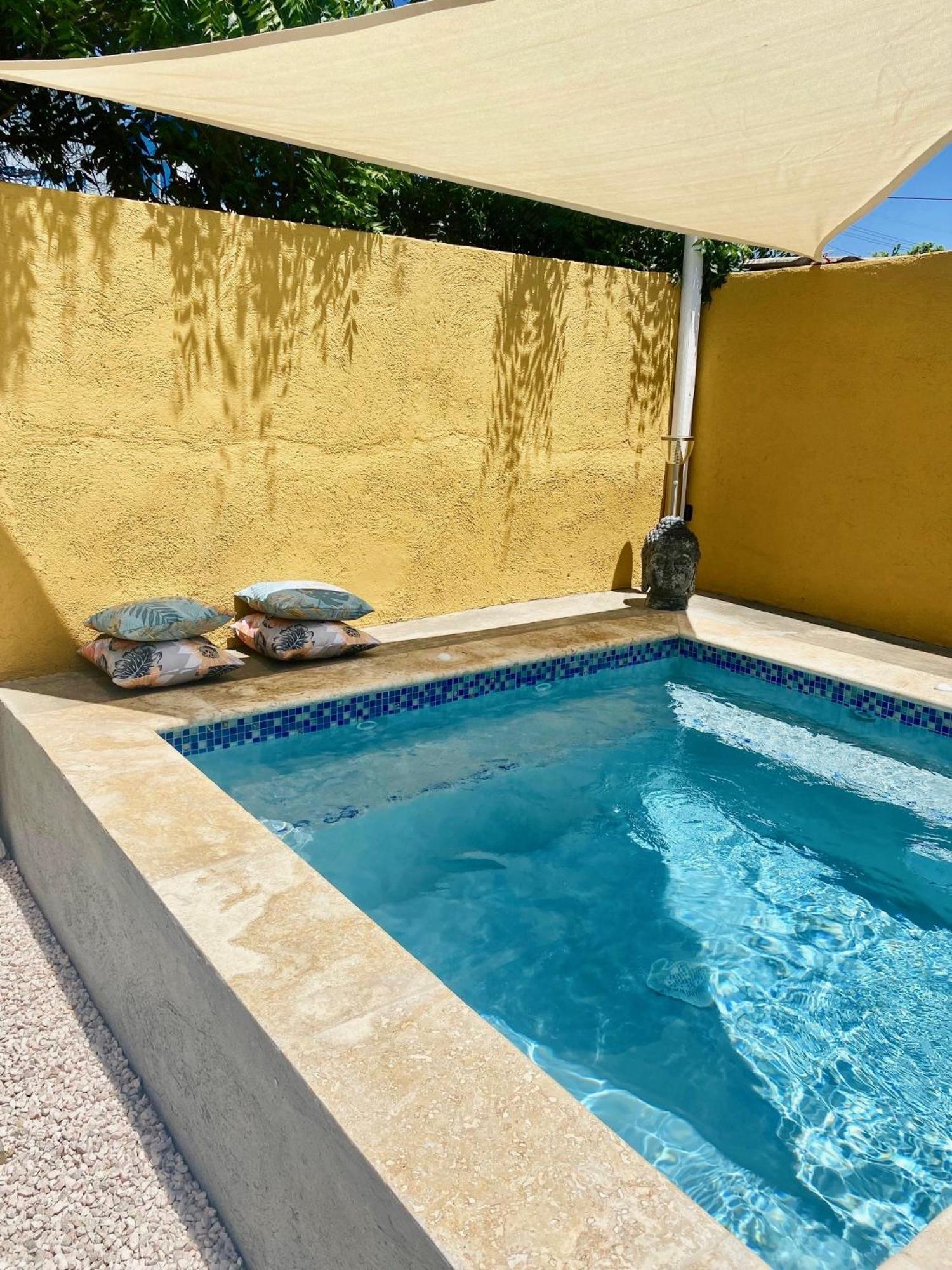 Historic Building The Palm Backyard Studio-Apartment Willemstad, Curacao Feel Home Away From Home מראה חיצוני תמונה